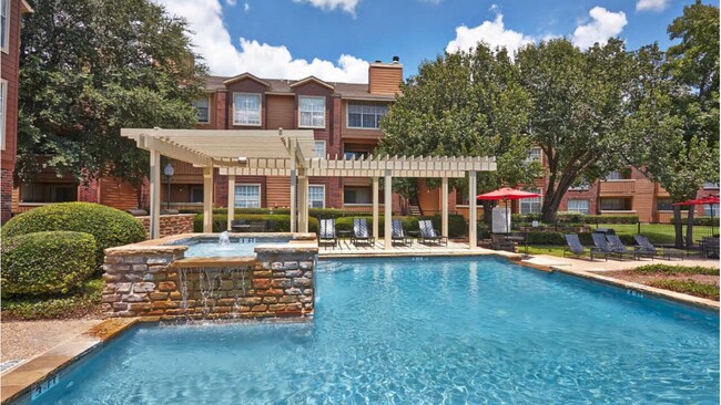 Building Photo - 1615 Stoneleigh Ct