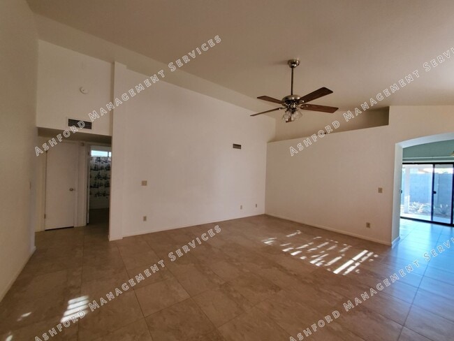 Building Photo - 3 BEDROOM ON CULDESAC IN CHANDLER