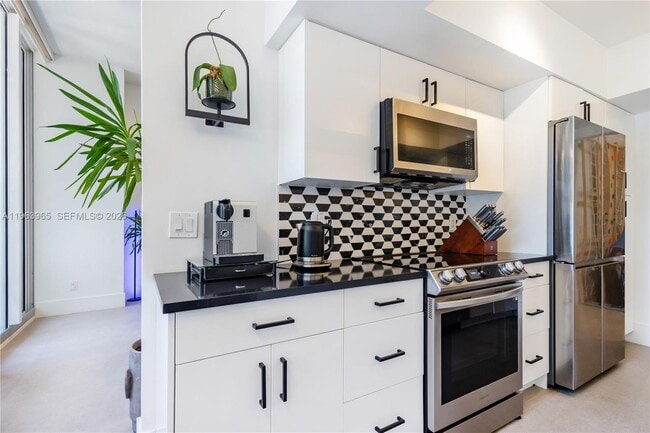 Building Photo - 21205 Yacht Club Dr