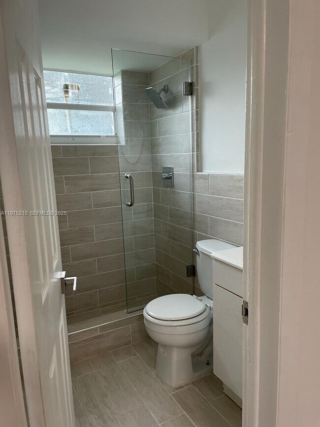 Building Photo - 802 N 58th Ave