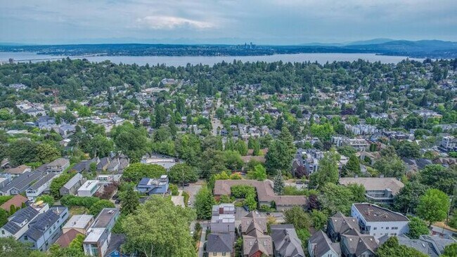 Building Photo - Stunning Ultra-Modern Capitol Hill View Home with Air Conditioning