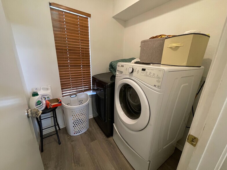 Building Photo - Room in Single Family Home on Socorro Bend
