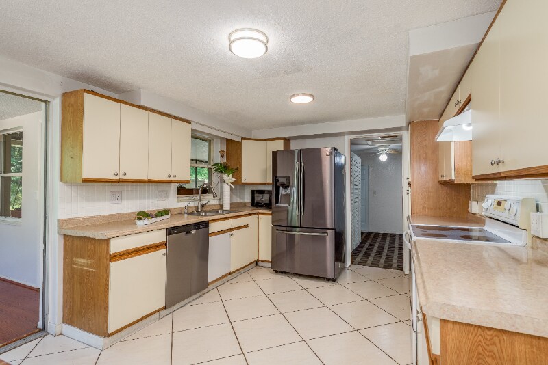 Building Photo - 1748 Colmar Dr