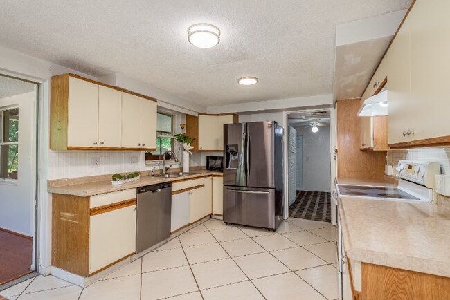 Building Photo - 1748 Colmar Dr