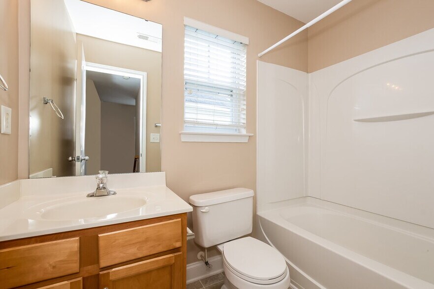 Building Photo - 13768 Aldenbrook Dr