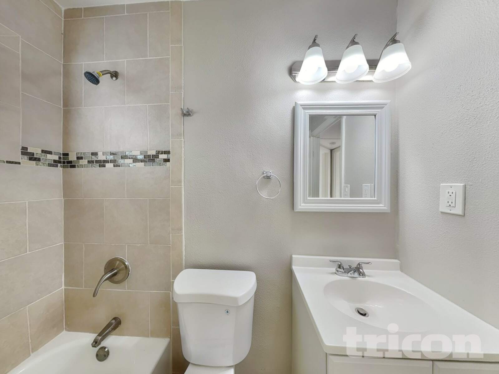 Building Photo - 1707 W Hanlon St