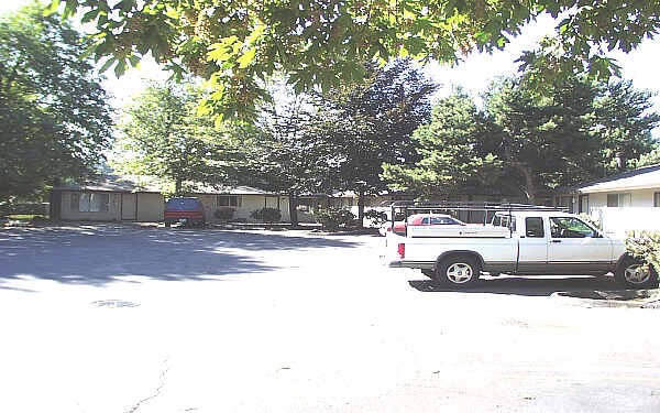 Building Photo - Glenview Woods