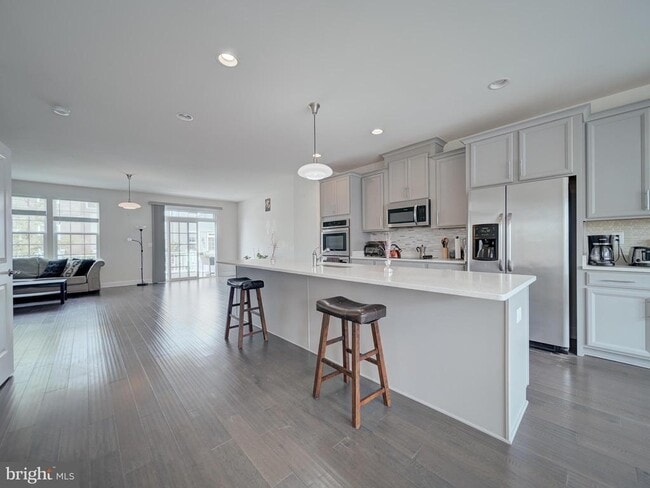 Building Photo - 8832 Englewood Farms Dr