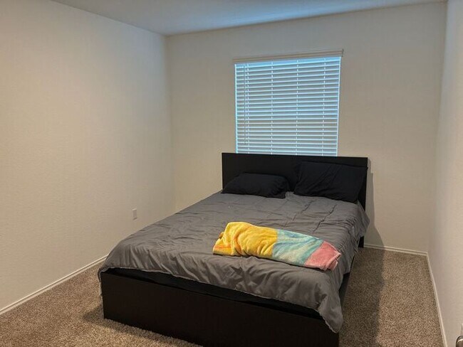 Building Photo - COMING SOON! Beautiful 4BR 3BA w/ Fenced Backyard • Private Yard• Attached Garage in Siena