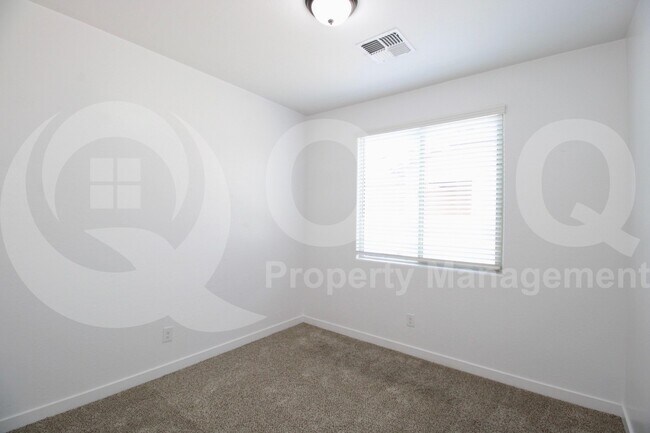 Building Photo - 16396 W Questa Dr