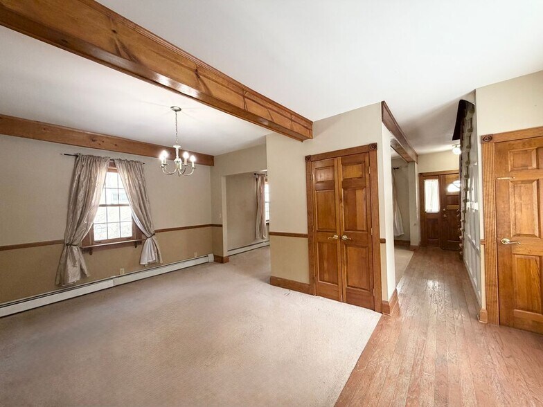 Building Photo - 147 Millbrook Ave