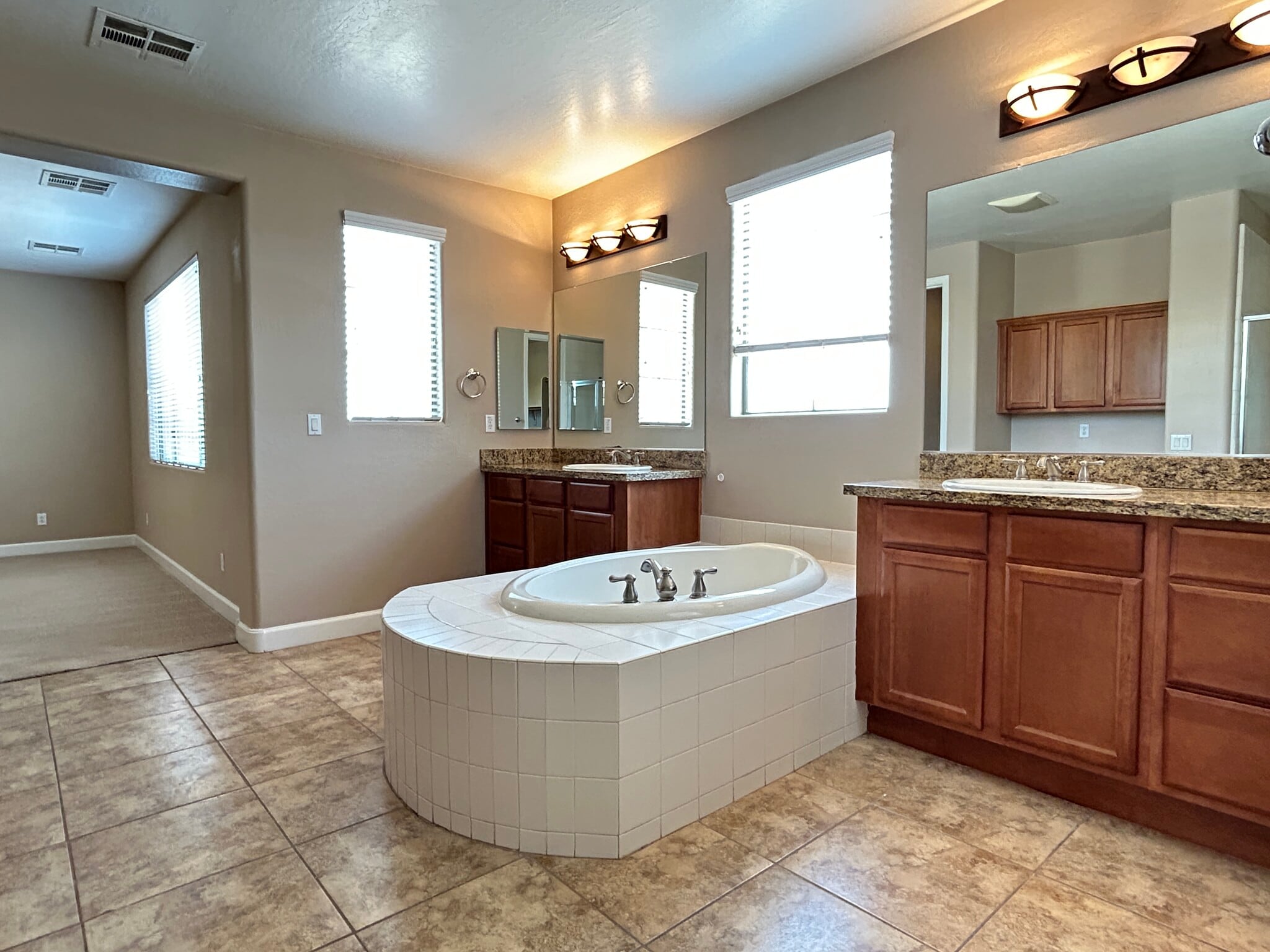 Master Bathroom - 300 W Wisteria Pl