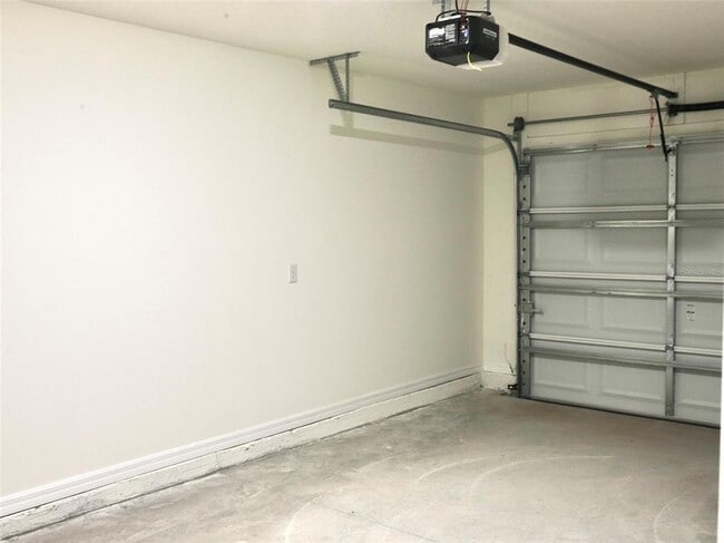 Building Photo - 8248 SW 67th Ave