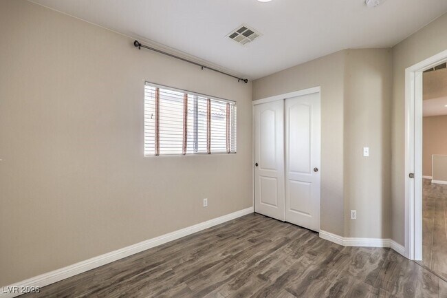 Building Photo - 7987 Delft Blue St