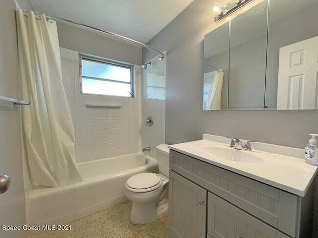 Building Photo - 265 Cherry Ave