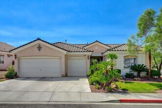 Building Photo - Beautiful 3 Bedroom Single Story Home in A...