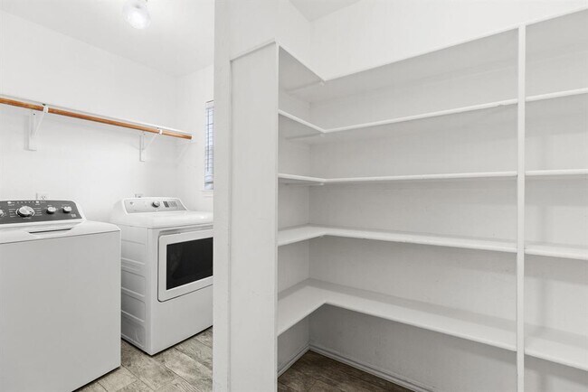 Building Photo - 16802 Bailey Jean Dr