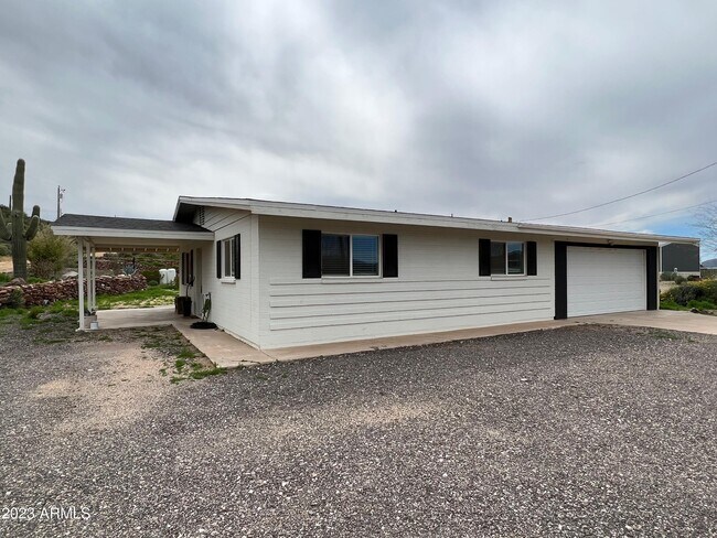 Building Photo - 47331 N Meander Rd