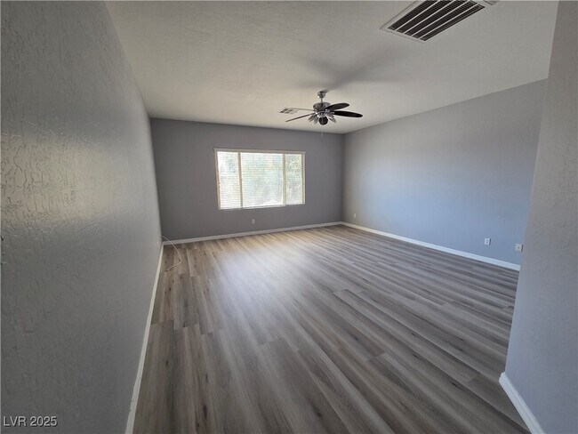 Building Photo - 5635 Criollo Dr