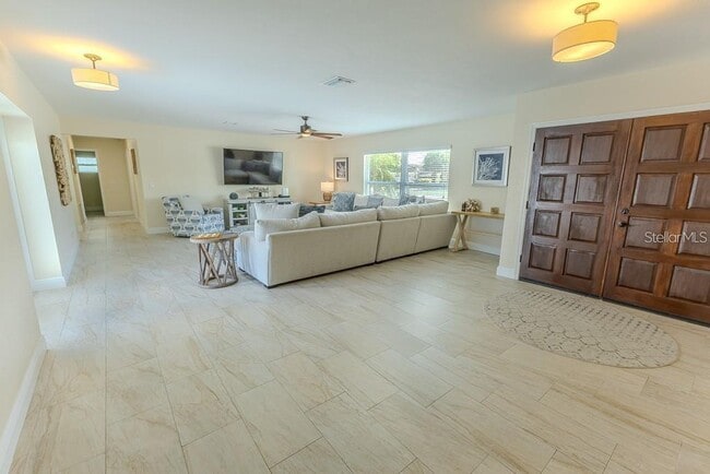 Building Photo - 5021 Porpoise Pl