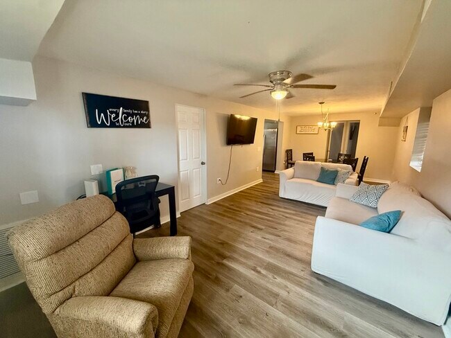Building Photo - Charming Coastal Cottage with Huge Fenced Yard & Smart Tech!