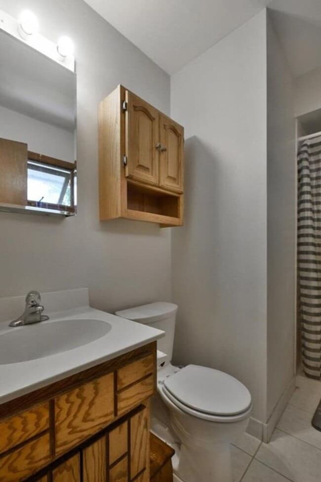 Building Photo - Prime Papillion Location Near Schools & Amenities