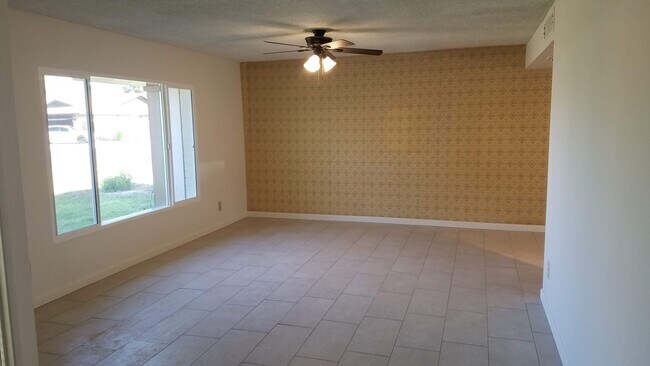 Building Photo - 5602 N 46th Dr