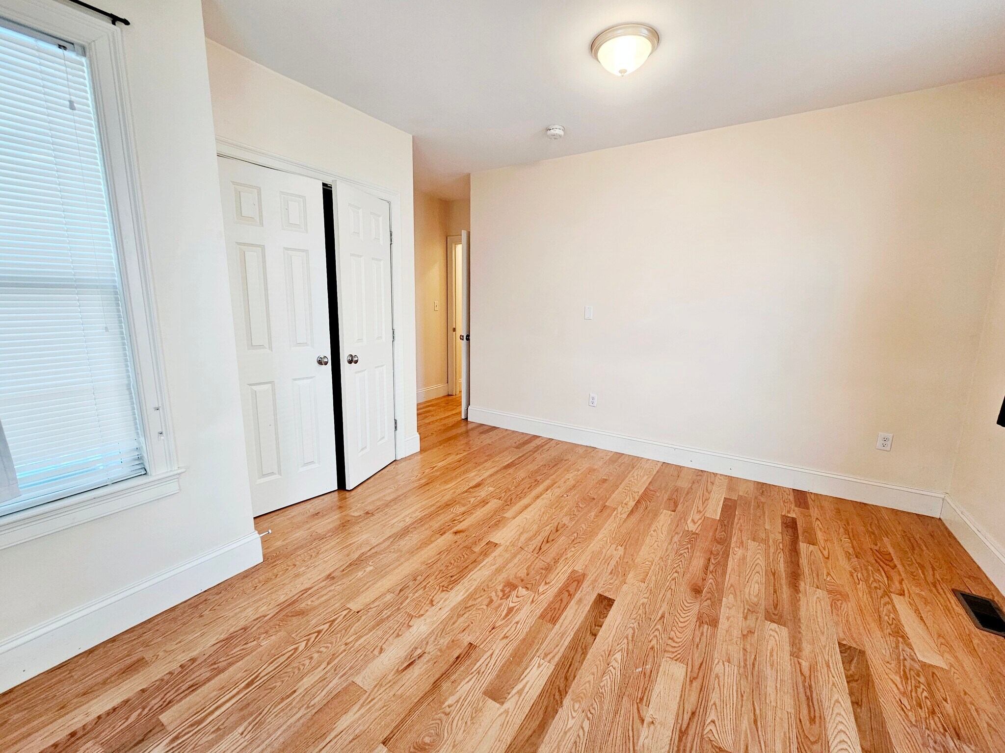 Building Photo - 35 Pratt St