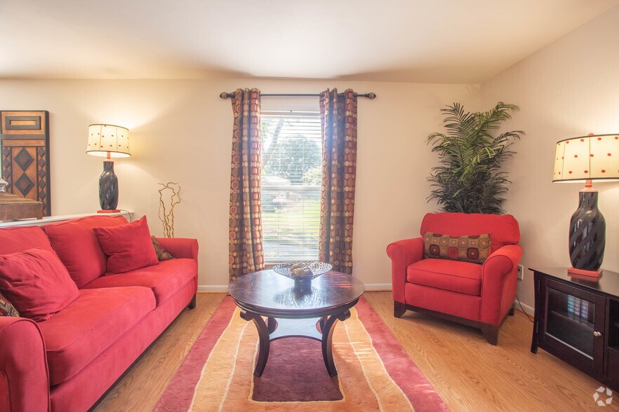 Mariner's Cove Apartment Homes 832 Blackfriars Dr Virginia Beach VA