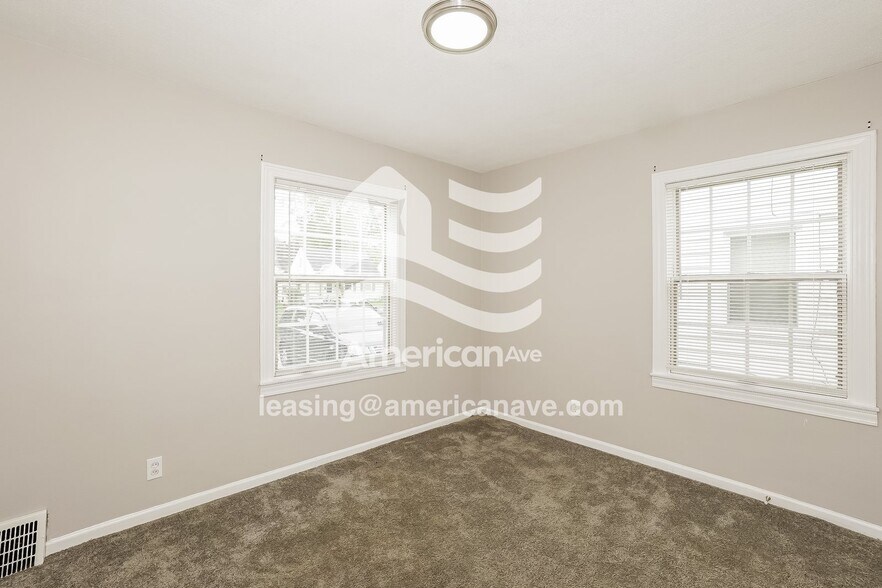 Building Photo - 3187 Lincoln St