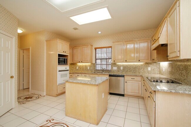 Building Photo - 13618 Shadow Falls Ct