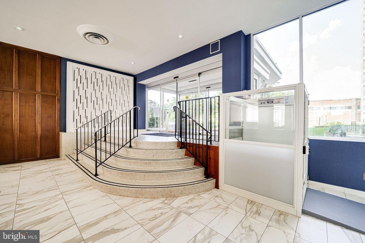 Building Photo - 4600 Duke St