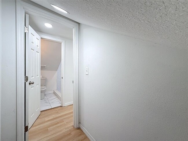 Building Photo - 618 17th Ave S