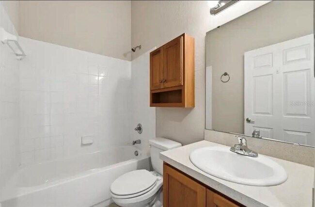 Building Photo - 202 Highland Meadows Pl