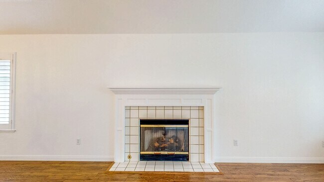 Building Photo - 7971 Oakmont Dr