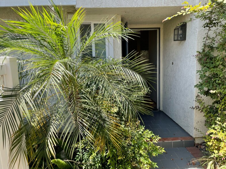 Building Photo - 25673 Lawton Ave