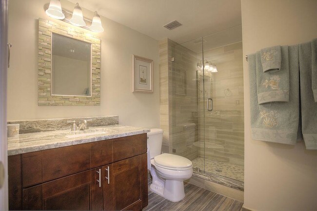 Building Photo - 840 Ocean Dr