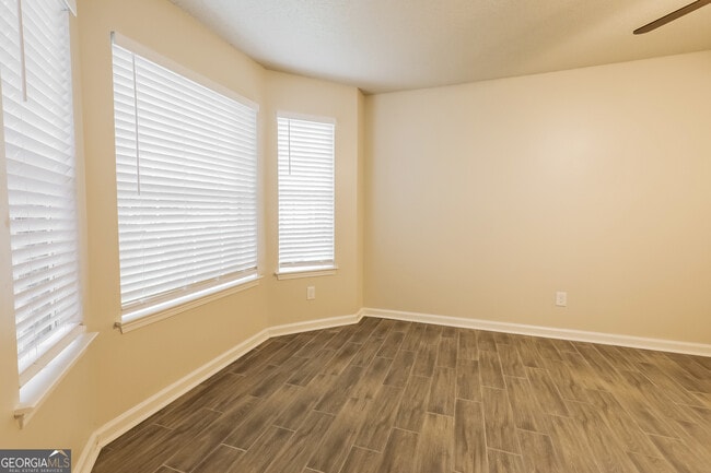 Building Photo - 1562 Gunstock Ct