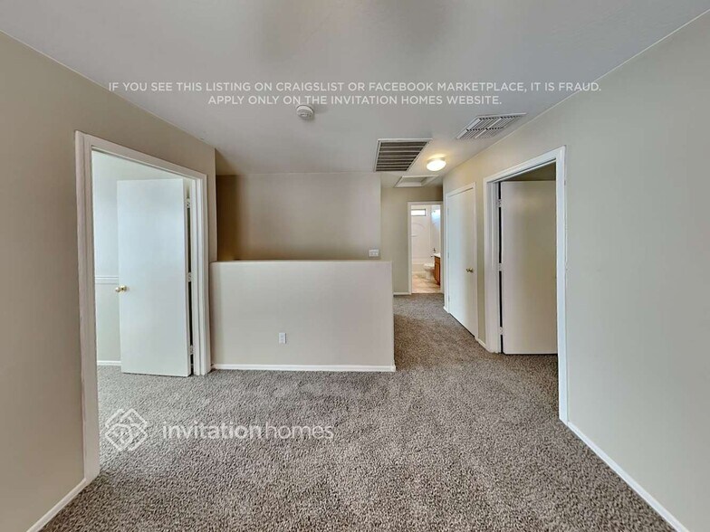 Building Photo - 2420 E Meadow Mist Ln