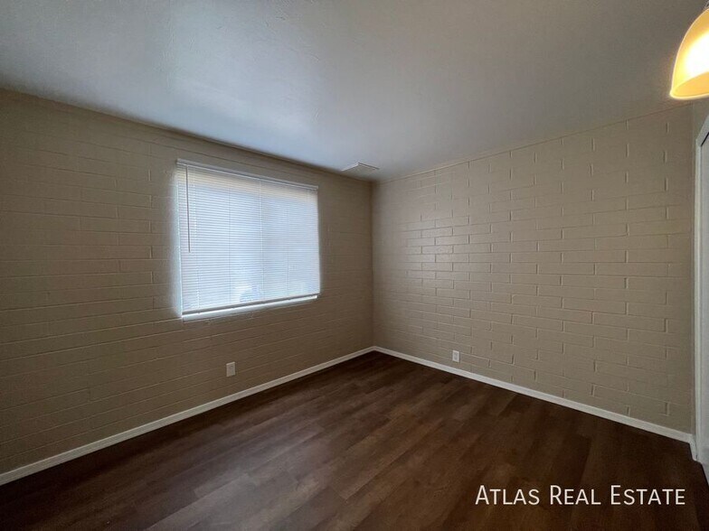 Building Photo - 6848 E Mary Dr