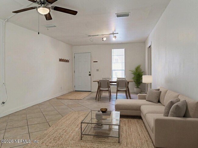 Building Photo - 1557 El Prado Rd