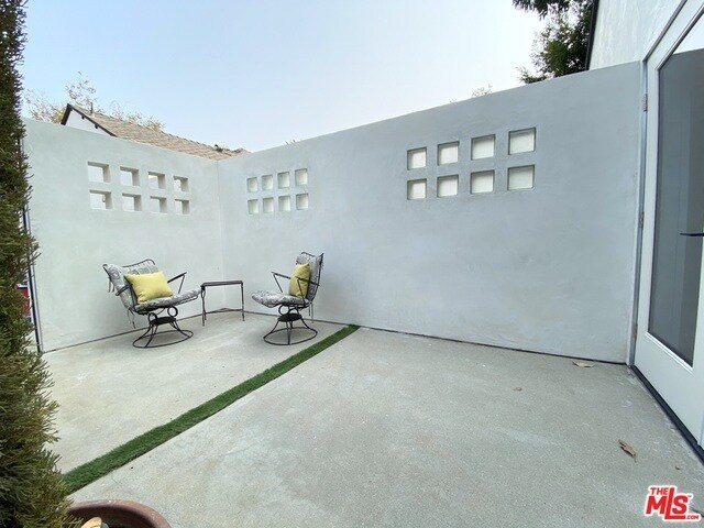 Building Photo - 591 1/2 S Ogden Dr