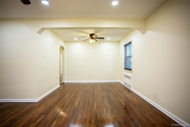Building Photo - 193 Nassau Blvd