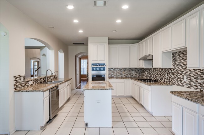 Building Photo - 3402 Caloway Ct