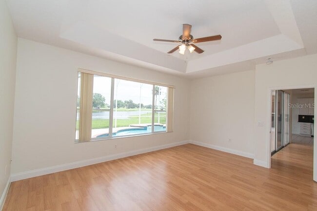 Building Photo - 1707 Golfview Dr
