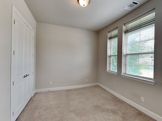 Building Photo - Breathtaking 4-bedroom home in the highly ...