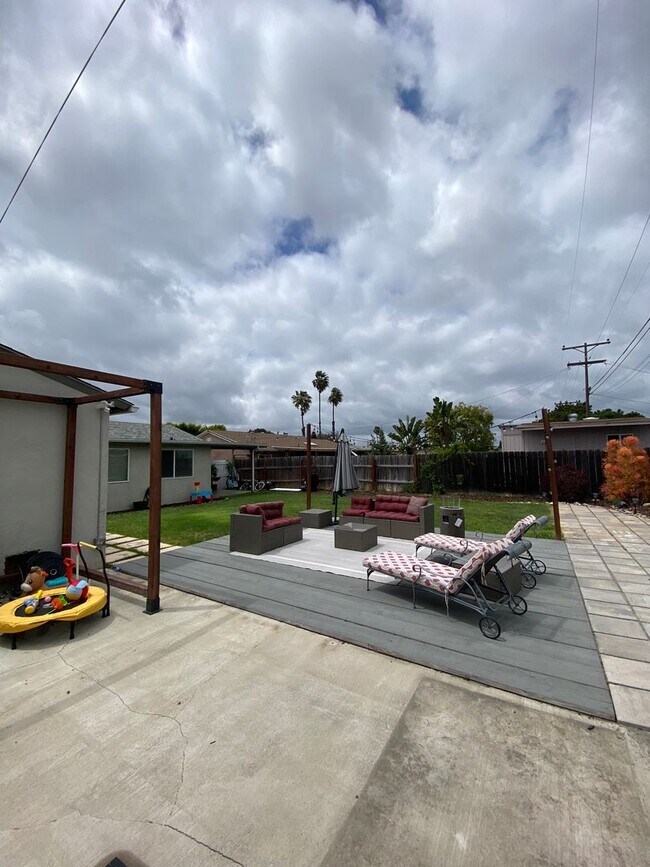 Building Photo - Gorgeous, Spacious 3 bed / 1 bath located near Encanto, San Diego!
