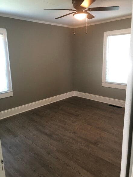 Mid Bedroom - 415 Ogburn St