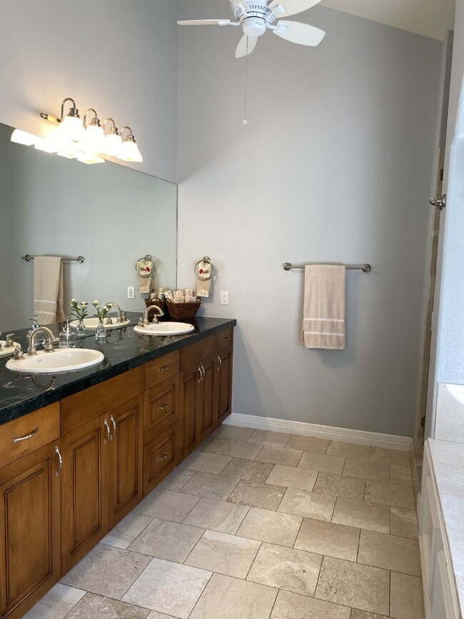 Building Photo - Cherry Creek Executive 3bd/4ba home 3743SF!