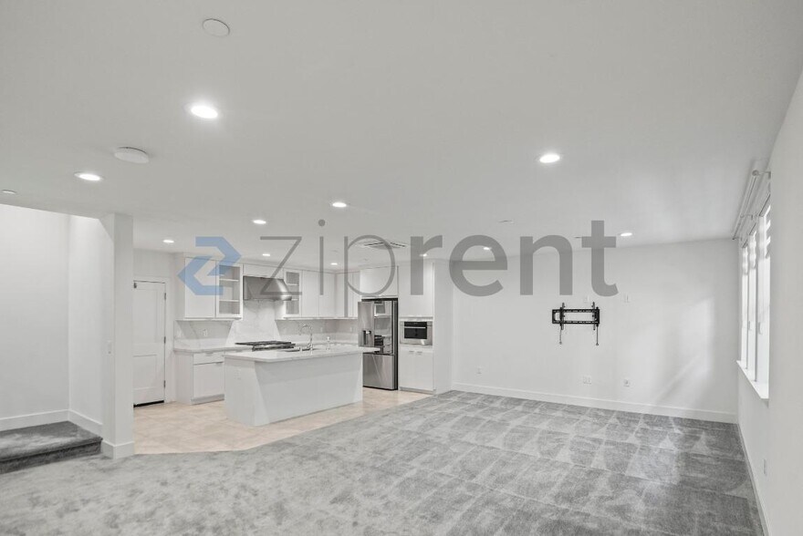 Building Photo - 1107 Lorenzini Lp